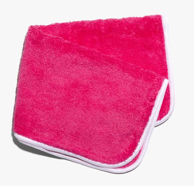 Receive a Complimentary Pink Flannel, When You Spend €40 on Skin Rocks