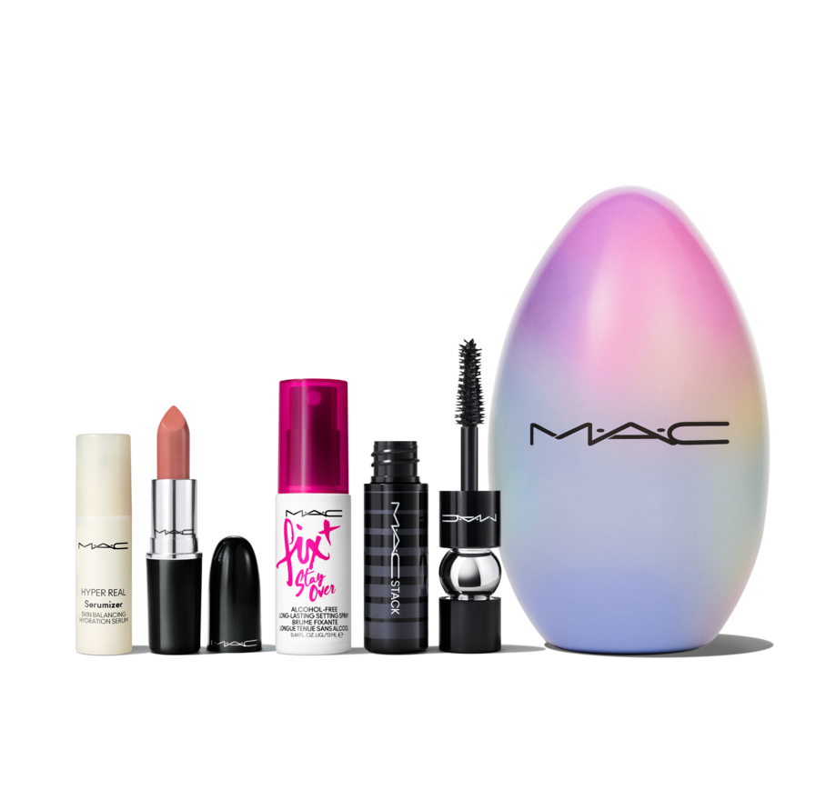 Spend €70 in Mac and receive a free gift
