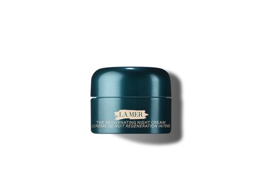 Receive a Complimentary Night Cream 3.5ml When You Purchase The Full Sized Moisturizing Soft Cream