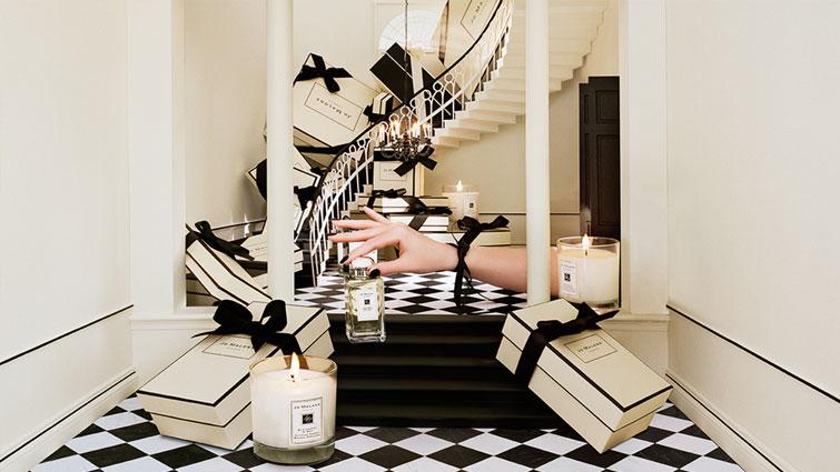 Enjoy complimentary gift wrap with every Jo Malone London order